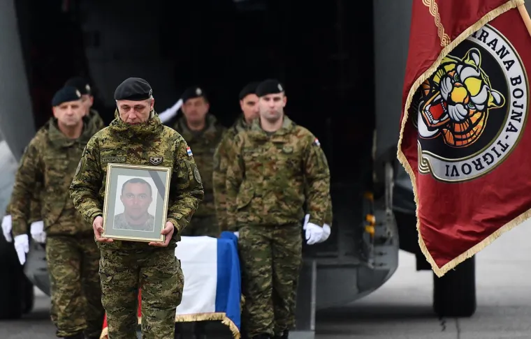 Tijelo preminulog vojnika prevezeno iz Litve u RH