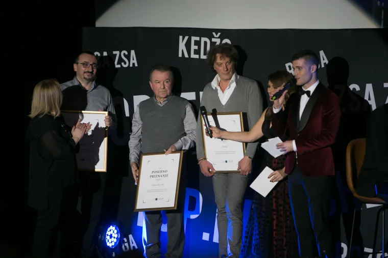 TONY, ROZGA, MIA, ZSA ZSA I KEDŽO SLAVILI: Jelena se presvlačila tri puta u istoj večeri, evo u čemu se sve pojavila