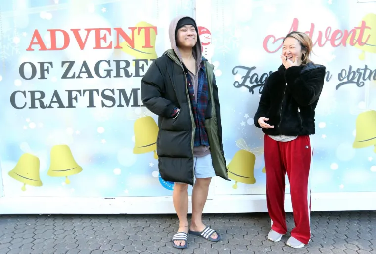 SVE OČI BILE SU UPRTE U NJEGA: Turist na zagrebačkom Adventu plijenio pažnju neobičnom kombinacijom