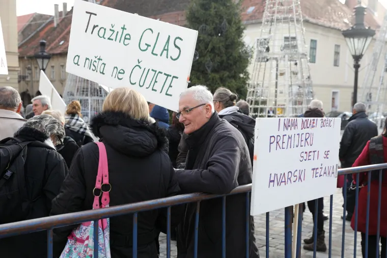 Na Trgu svetog Marka radnici Dalmacijavina organizirali mirni prosvjed