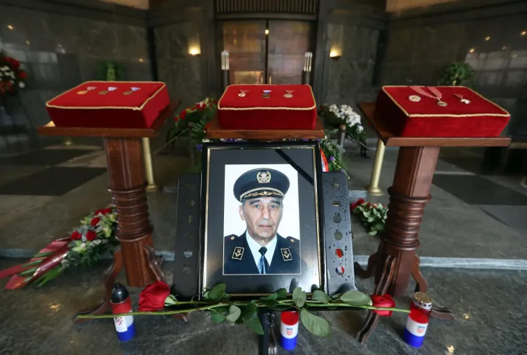Posljednji ispraćaj general-pukovnika Franje Feldija