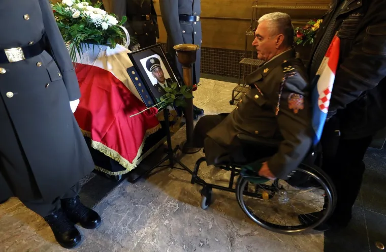 Posljednji ispraćaj general-pukovnika Franje Feldija