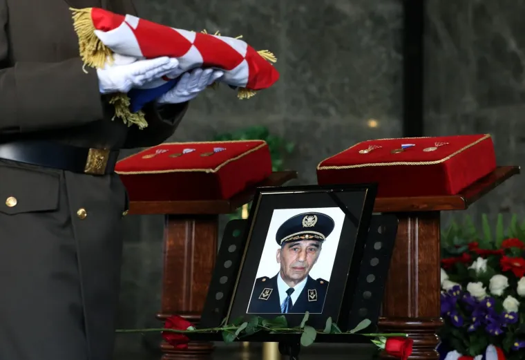 Posljednji ispraćaj general-pukovnika Franje Feldija