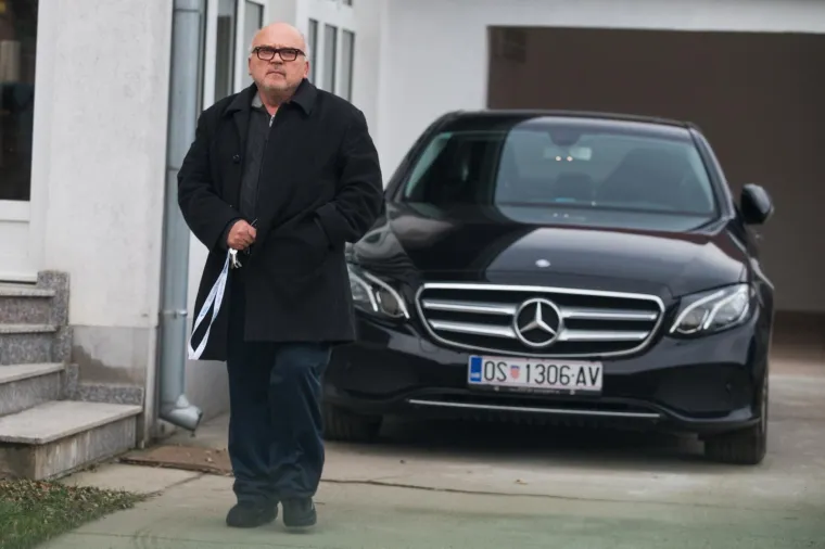 Ovo je svećenik iz Slavonije koji je kupio Mercedesa
