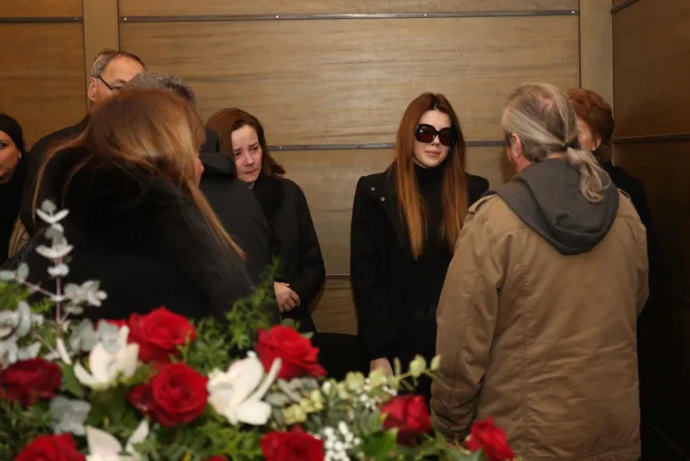 TUŽAN DAN ZA HRVATSKU GLAZBU: Obitelj i prijatelji se na Mirogoju oprostili od legendarnog Tigrana Kalebote