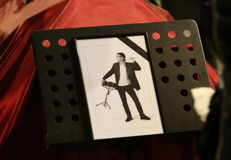 TUŽAN DAN ZA HRVATSKU GLAZBU: Obitelj i prijatelji se na Mirogoju oprostili od legendarnog Tigrana Kalebote