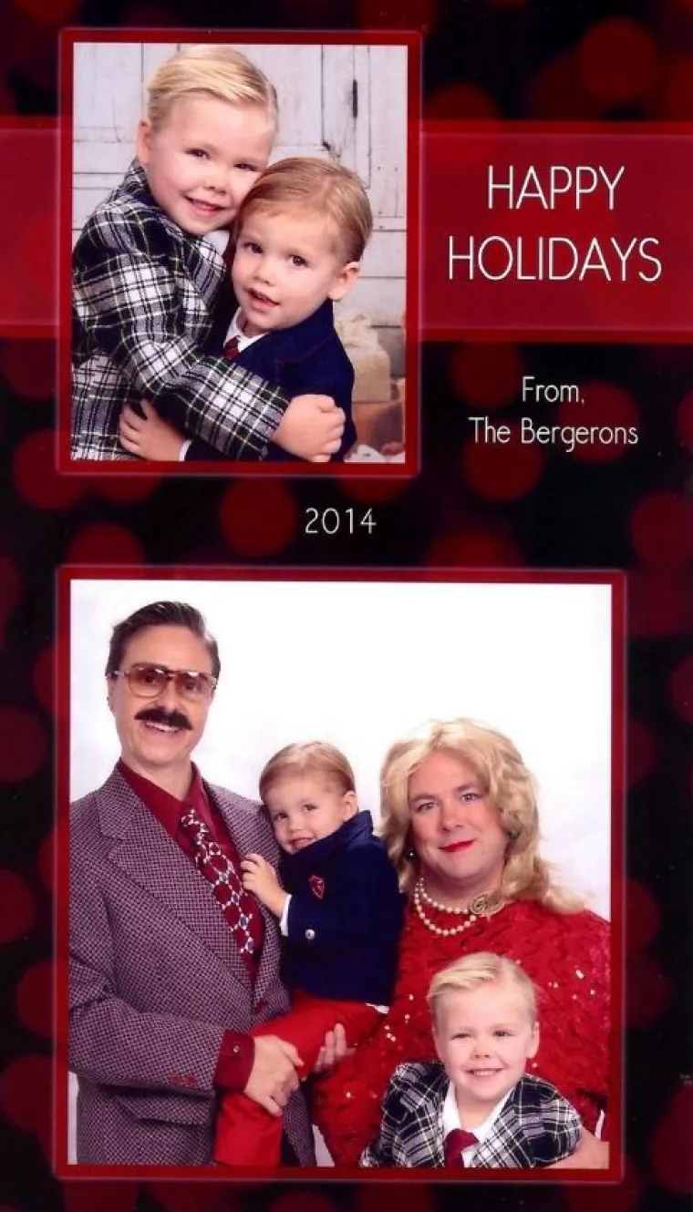 Obitelj radi neugodne božićne čestitke - ali se nećete moći prestati smijati