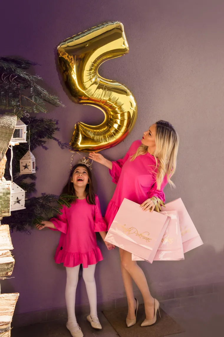 Holiday kolekcija kao stvorena za nadolazeće blagdane i sezonu partyja