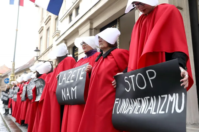 'Ne želimo Slu&scaron;kinjinu priču': prosvjednom akcijom protiv fundamentalističkog nasilja nad ženama