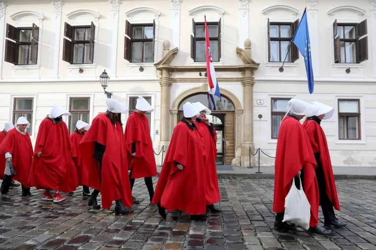 'Ne želimo Slu&scaron;kinjinu priču': prosvjednom akcijom protiv fundamentalističkog nasilja nad ženama