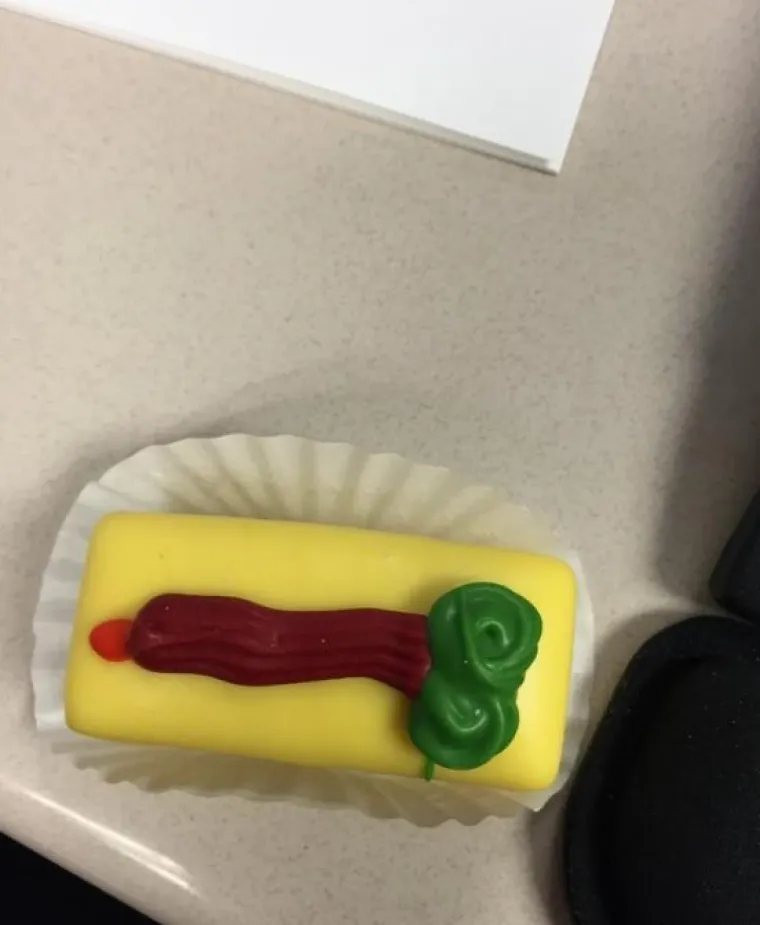 "Ove svijeće smo na poslu dobili za Božić".