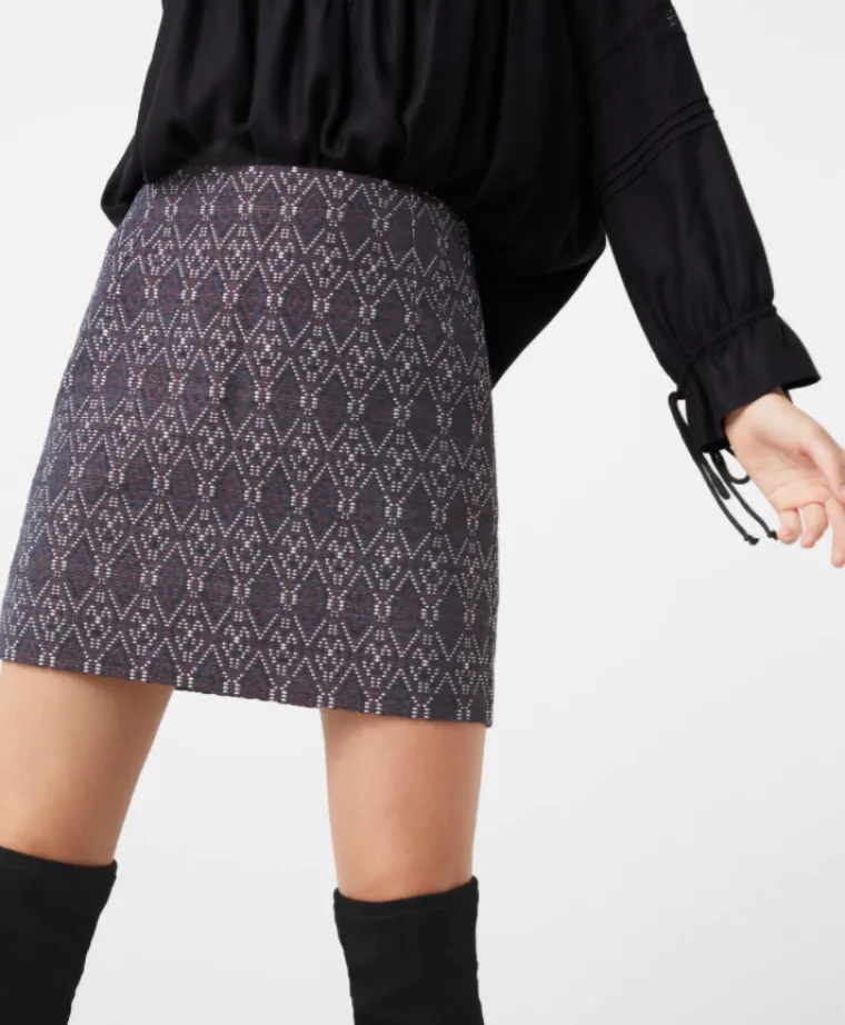 Izvezena suknja, 115,90 kuna (snižena sa 199,90 kuna)