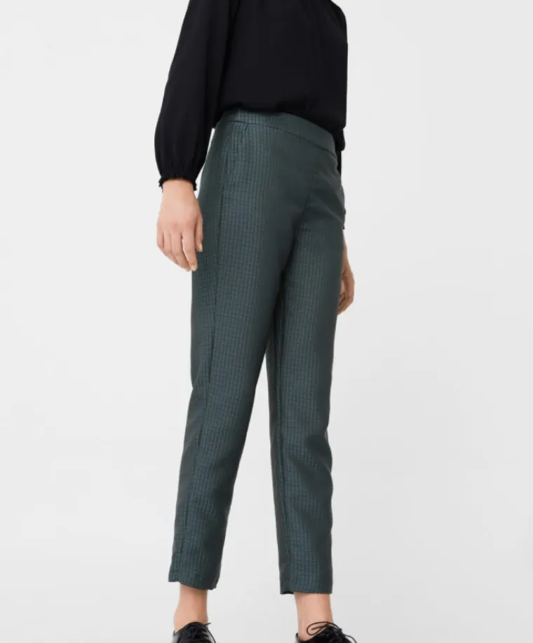 Hlače, 115,90 kuna (snižene sa 349,90 kuna)