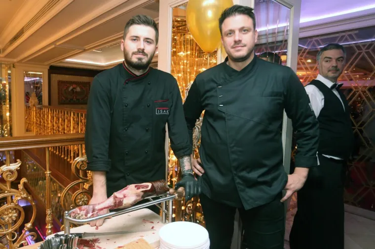 MAJA &Scaron;UPUT NASTUPILA U CASINU S KRZNOM PREKO RAMENA: Opona&scaron;a zvijezde iz zlatnog doba Hollywooda