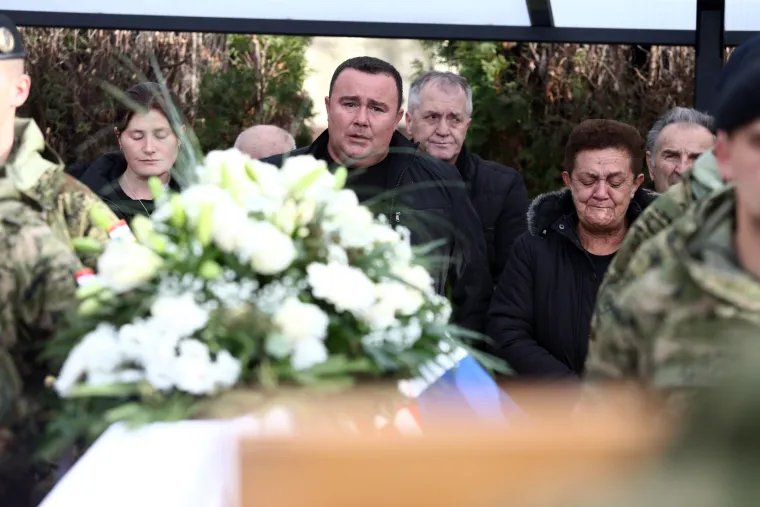 Pokopan vojnik Mario Pavi&scaron;ić koji je 12. prosinca preminuo u Litvi