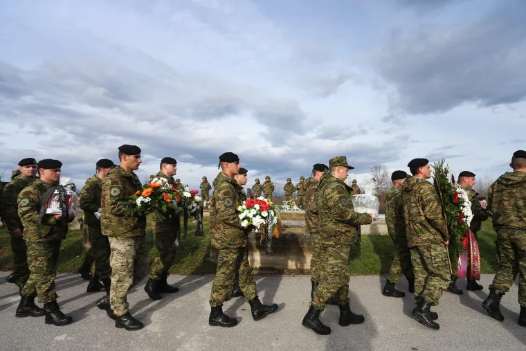 Pokopan vojnik Mario Pavi&scaron;ić koji je 12. prosinca preminuo u Litvi