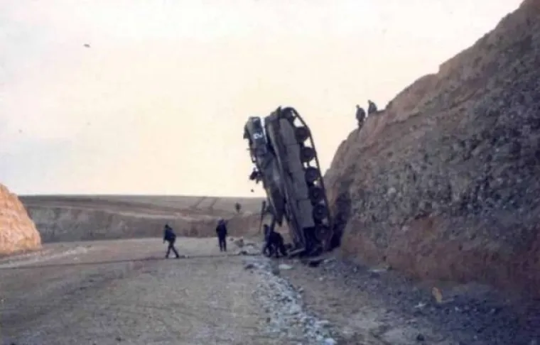 ČAK I VOŽNJA TENKA JE PREVELIKI ZALOGAJ ZA NEKE VOZAČE: Te&scaron;ko je povjerovati da mogu prevrnuti čak i oklopno vozilo