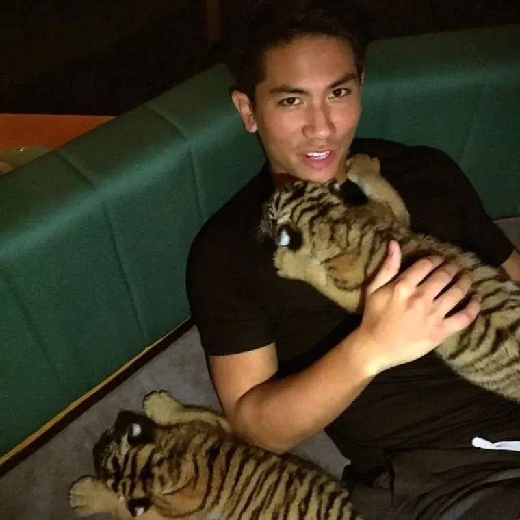 BRUNEJSKI PRINC SLOVI ZA JEDNOG OD NAJPOŽELJNIJIH MU&Scaron;KARACA SVIJETA: Na Instagramu se voli hvaliti svojim pustolovinama