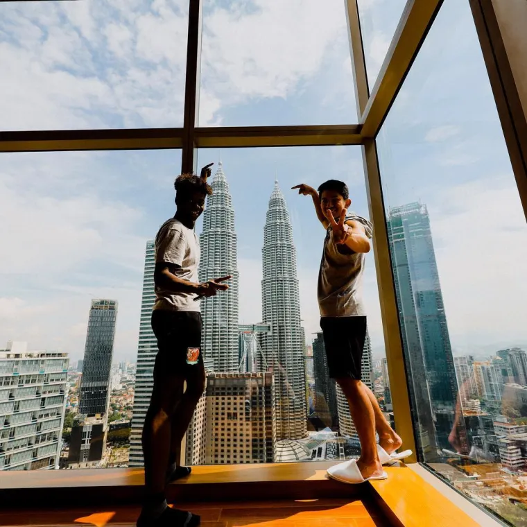 BRUNEJSKI PRINC SLOVI ZA JEDNOG OD NAJPOŽELJNIJIH MU&Scaron;KARACA SVIJETA: Na Instagramu se voli hvaliti svojim pustolovinama