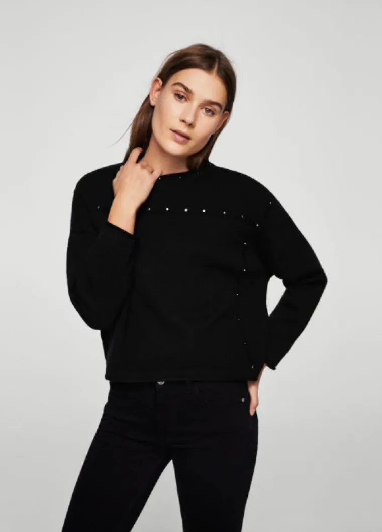 Pulover sa zakovicama 199,90 kuna