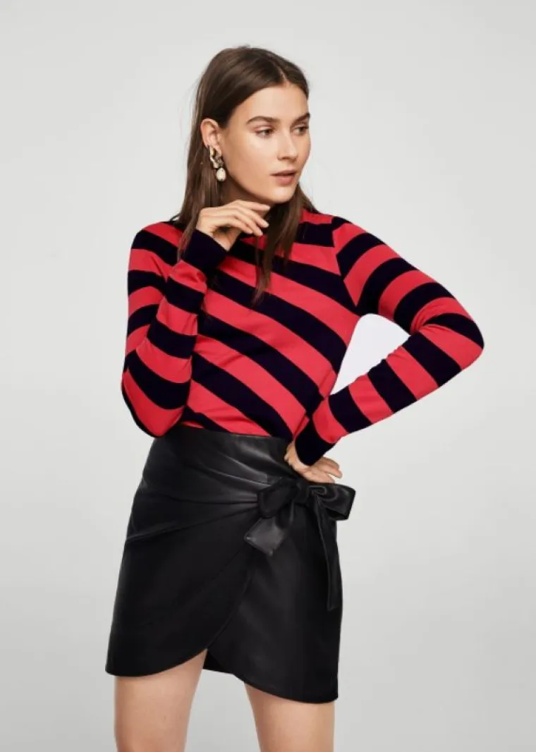 Pulover prugastog uzorka 249,90 kuna