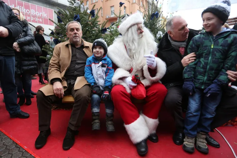 BANDIĆ, OPARA I DJED MRAZ: Pogledajte kako je izgledala humanitarna akcija zagrebačkih obrtnika 'Dolazi nam djedica'