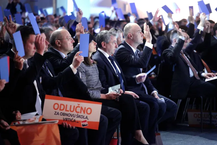 Sabor Hrvatske narodne stranke birao predsjednika stranke
Tagovi