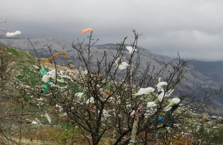 Stanovnici okolice odlagali&scaron;ta na Karepovcu od početka sanacije trpe nesnosan smrad