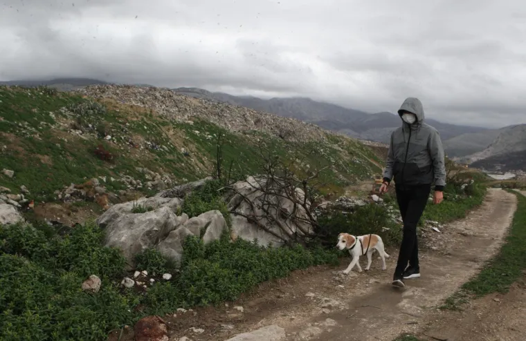 Stanovnici okolice odlagali&scaron;ta na Karepovcu od početka sanacije trpe nesnosan smrad