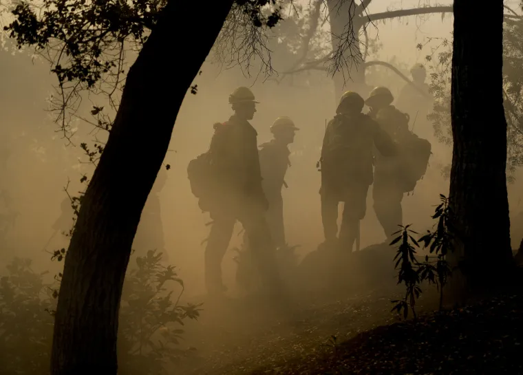 Vjetrovi u Kaliforniji potiču požar Thomas, treći najrazorniji od 1932. godine