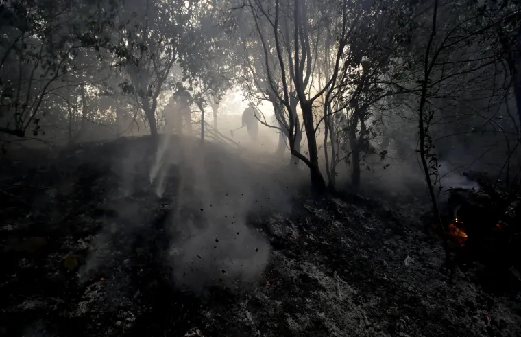 Vjetrovi u Kaliforniji potiču požar Thomas, treći najrazorniji od 1932. godine