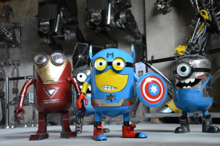 IZRAĐUJE SPEKTAKULARNE SKULPTURE OD OTPADA: Jo&scaron; jedan dokaz da je tuđe smeće nekima blago