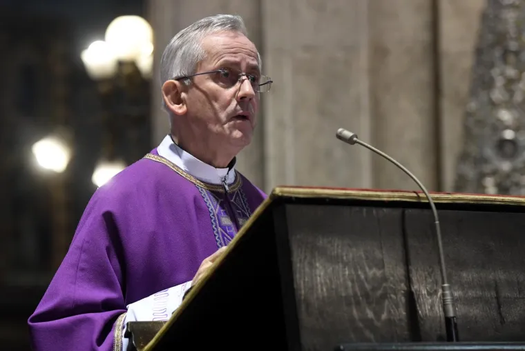 Izviđači u dru&scaron;tvu Gordana Jandrokovića donijeli Betlehemsko svjetlo mira u Katedralu