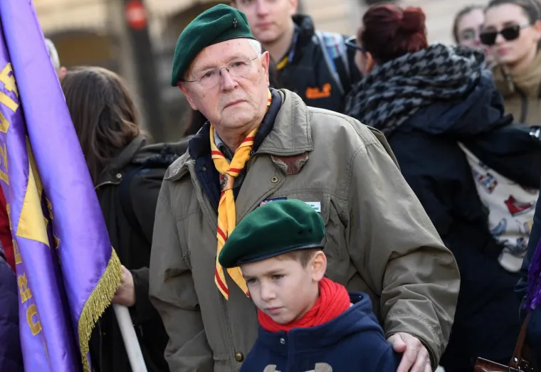 Izviđači u dru&scaron;tvu Gordana Jandrokovića donijeli Betlehemsko svjetlo mira u Katedralu