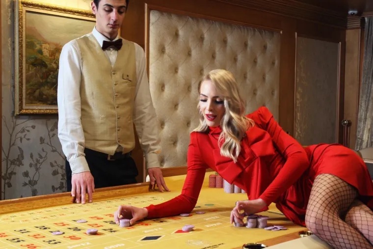 Pogledajte tko je sve do&scaron;ao na predstavljanje Krie Design kolekcije svečanih haljina