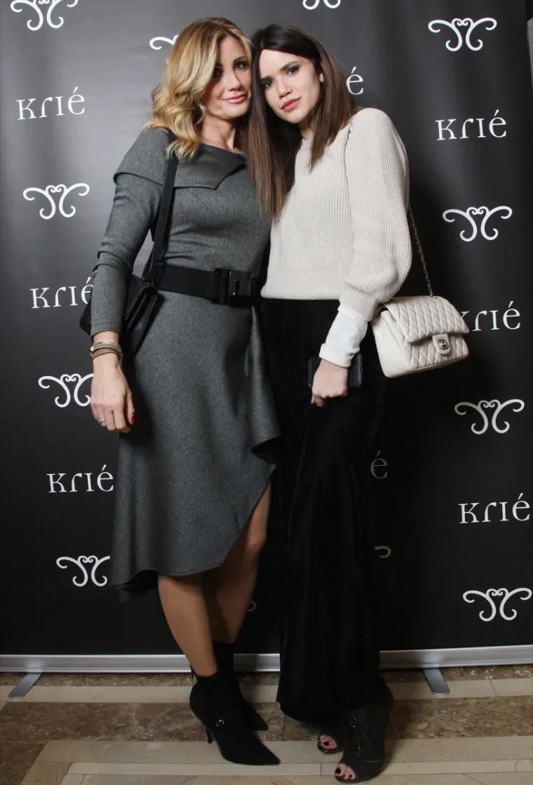Pogledajte tko je sve do&scaron;ao na predstavljanje Krie Design kolekcije svečanih haljina