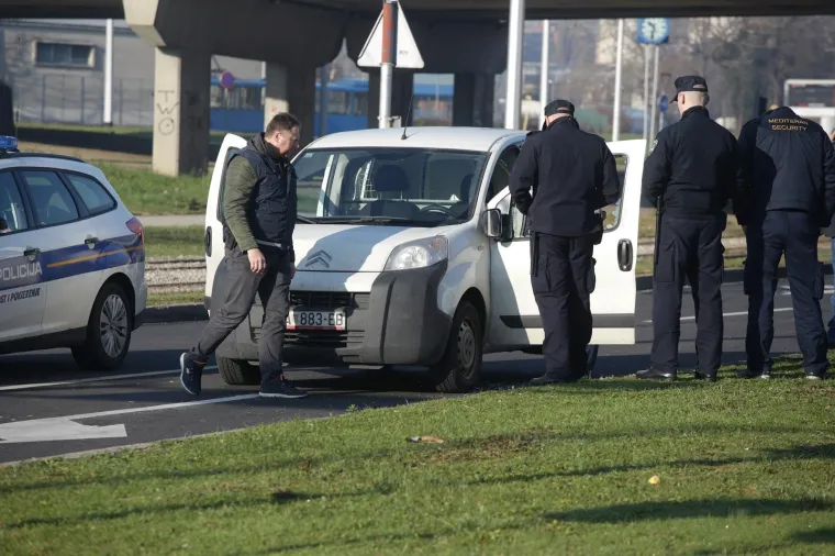 POLICIJSKA POTJERA: Uhićeni naoružani razbojnici koji su presreli kombi za&scaron;titarske tvrtke