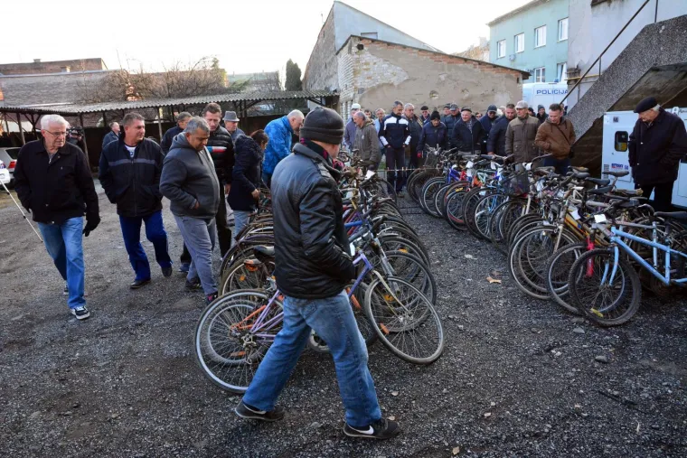 IZNIMNO USPJE&Scaron;NA POLICIJSKA RASPRODAJA: Bicikli po cijeni od 10 do 40 kuna planuli u samo 10 minuta