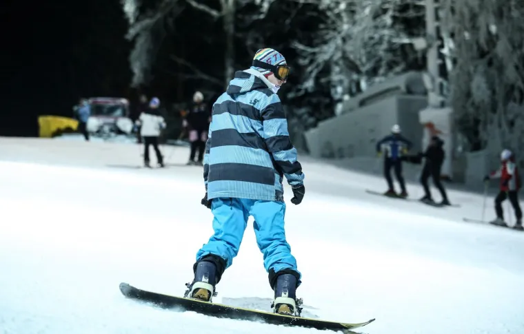 POČELA NOVA SEZONA NA SLJEMENU: Građani uživali u besplatnom skijanju