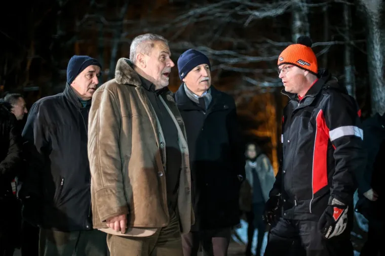 POČELA NOVA SEZONA NA SLJEMENU: Građani uživali u besplatnom skijanju