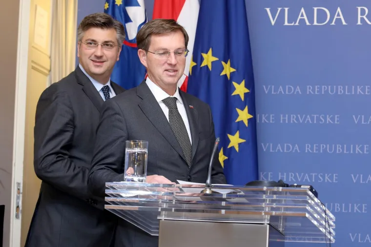 Predsjednik Vlade Republike Hrvatske Andrej Plenković sastao se u Banskim dvorima s predsjednikom Vlade Republike Slovenije Mirom Cerarom, koji boravi  u radnom posjetu Republici Hrvatskoj. Nakon susreta premijeri su dali izjave za medije. 
(Patrik Macek/PIXSELL)