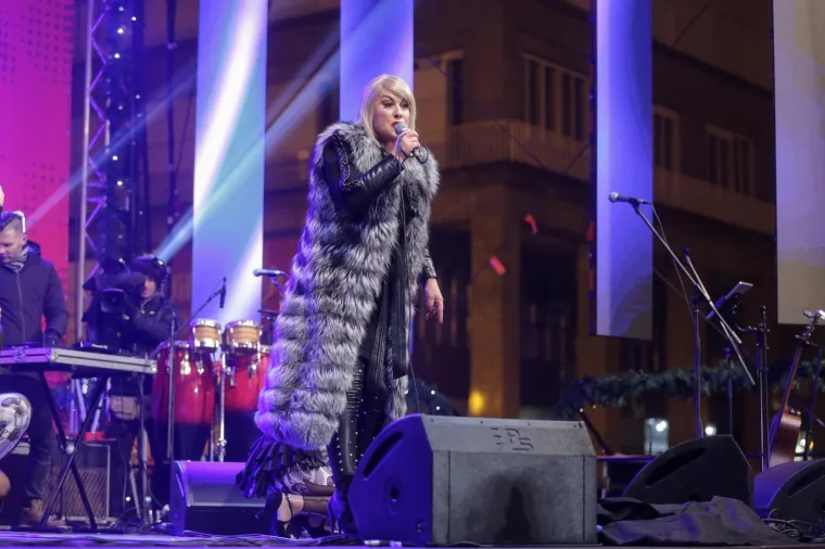 Na Trgu bana Jelačića održava se 12. po redu veliki božićni koncert "Želim život" koji su organizirali Zaklada Ana Rukavina i Nova TV.
