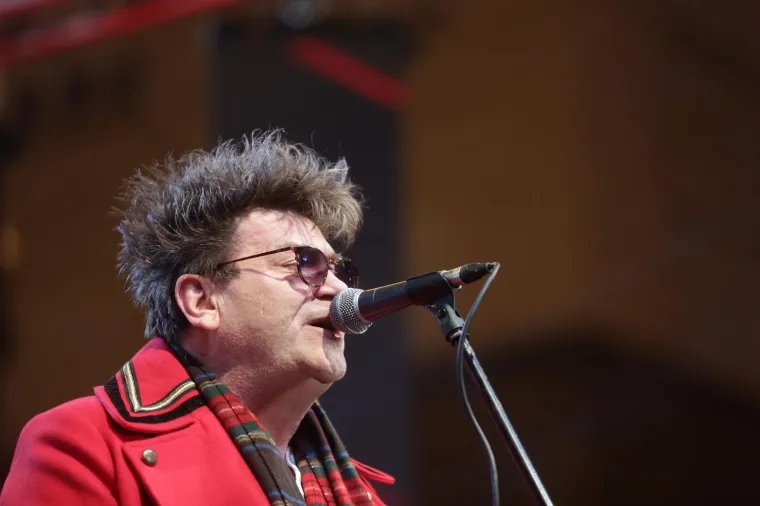 KONCERT 'ŽELIM ŽIVOT' SKUPIO MILIJUN KUNA U SAT VREMENA: Publiku zabavljaju Maja Šuput, Halid Bešlić, Indira...