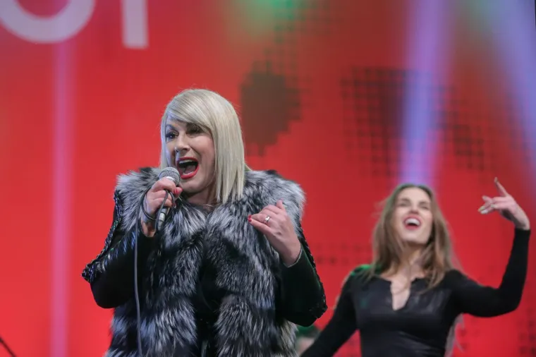 KONCERT 'ŽELIM ŽIVOT' SKUPIO MILIJUN KUNA U SAT VREMENA: Publiku zabavljaju Maja Šuput, Halid Bešlić, Indira...