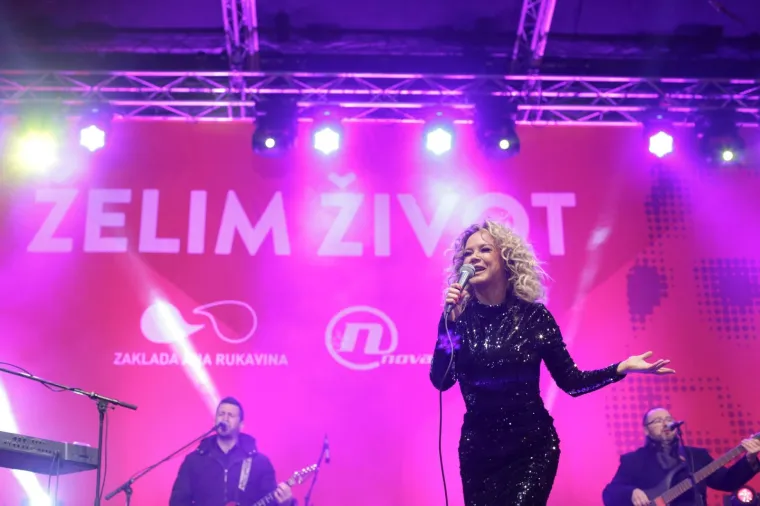 KONCERT 'ŽELIM ŽIVOT' SKUPIO MILIJUN KUNA U SAT VREMENA: Publiku zabavljaju Maja Šuput, Halid Bešlić, Indira...
