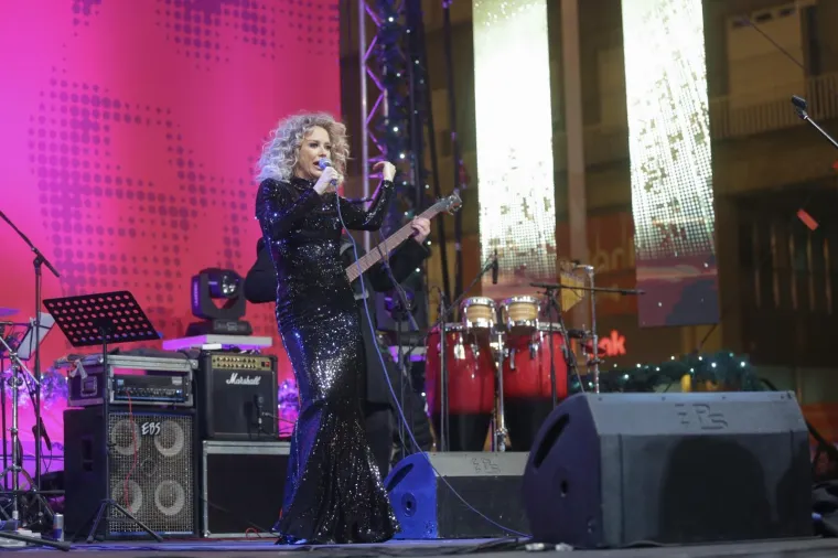 KONCERT 'ŽELIM ŽIVOT' SKUPIO MILIJUN KUNA U SAT VREMENA: Publiku zabavljaju Maja Šuput, Halid Bešlić, Indira...