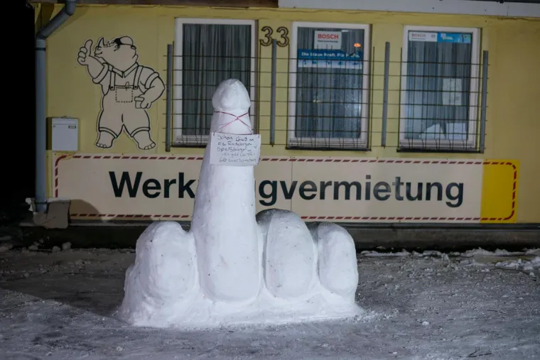 SNJEGOVIĆI KOJI IMAJU BOGATIJI SEKSUALNI ŽIVOT OD VAS: Njemački gradić ponovo na udaru seks-terorista