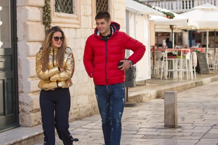 MLADI I ZALJUBLJENI: Hrvatski Pique prošetao Dubrovnikom s pet godina starijom seksi pravnicom