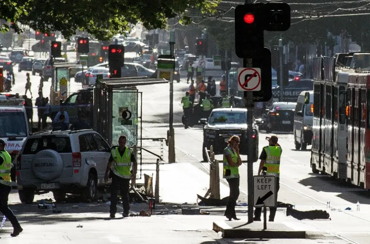 UŽAS U MELBOURNEU: Autom se namjerno zaletili u pješake