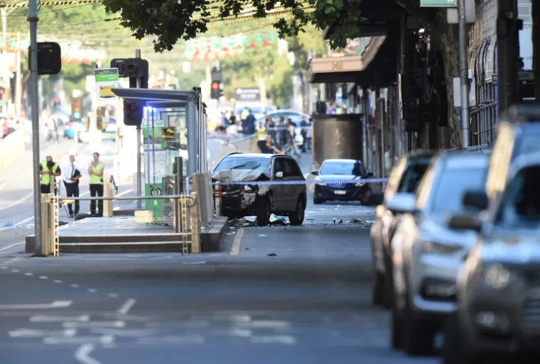 UŽAS U MELBOURNEU: Autom se namjerno zaletili u pješake